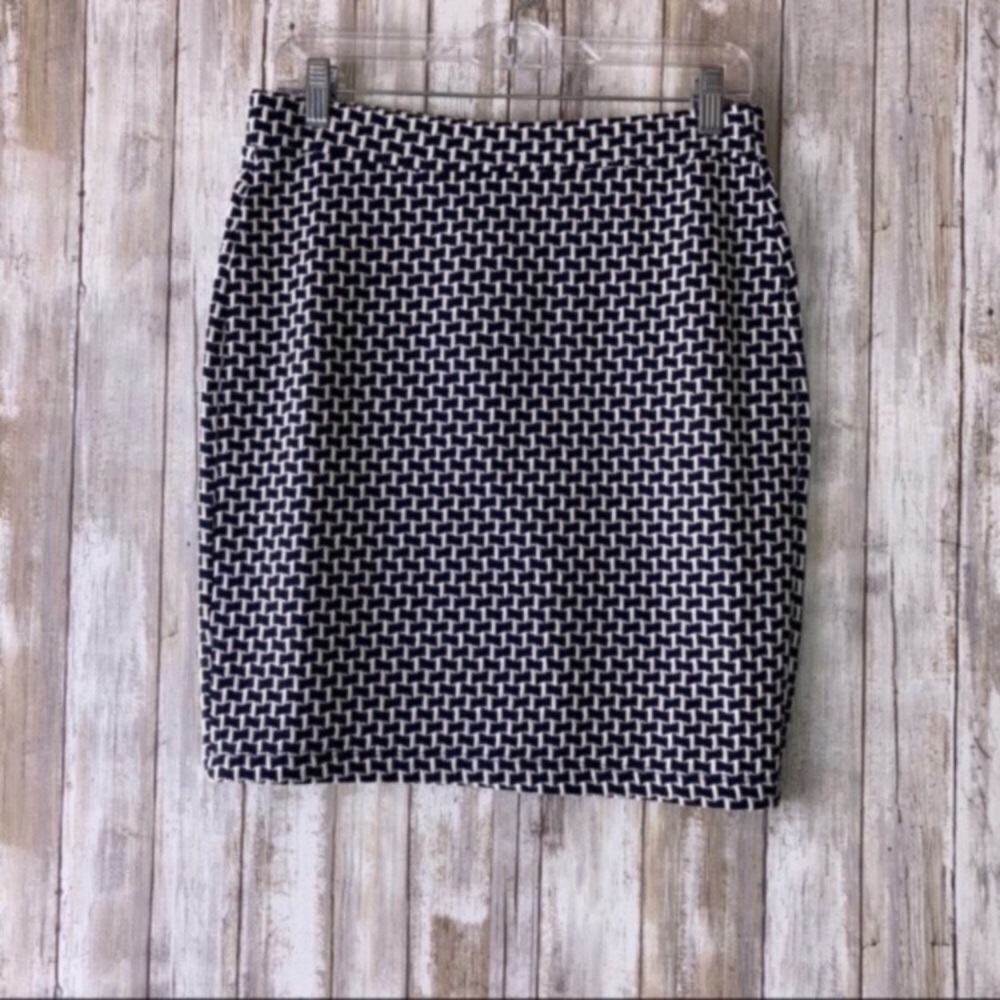 NWT Loft Navy & White Skirt